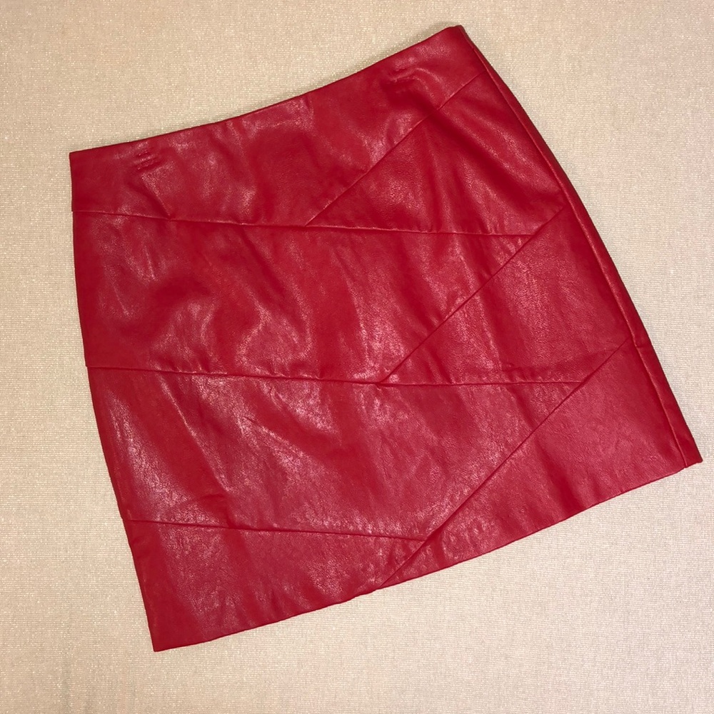 NWOT MINKPINK red faux leather mini skirt